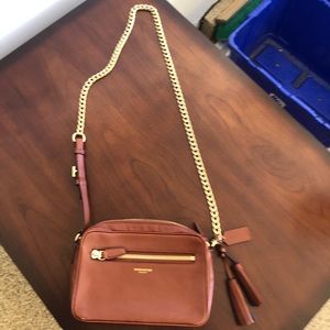 Coach shoulder purse w/gold chain
